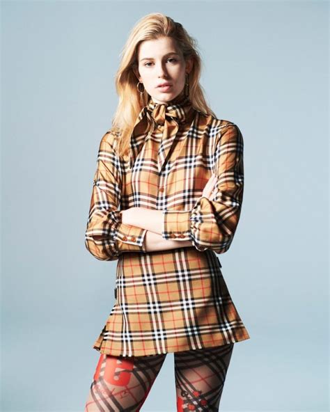 vivienne westwood gonne burberry|Burberry x Vivienne Westwood Campaign .